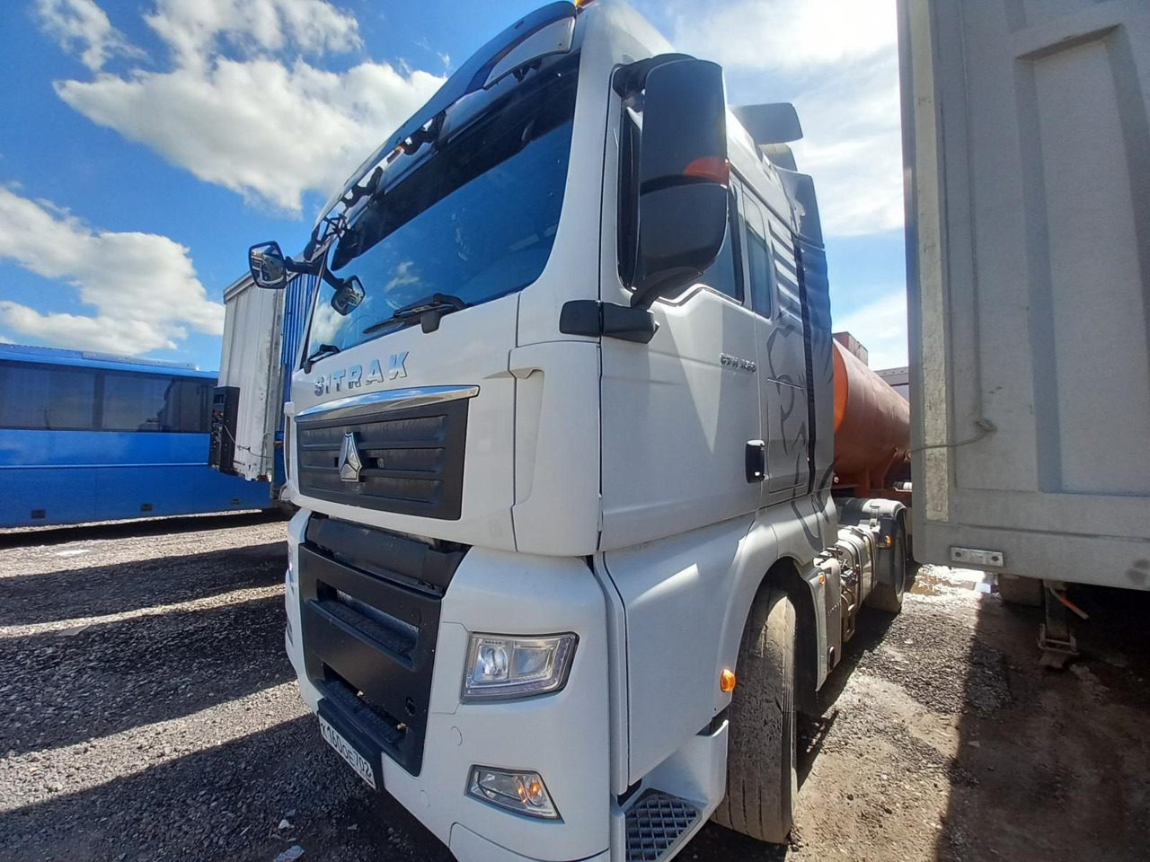 SITRAK ZZ4186V361HE - Тягач: фото 3 SITRAK ZZ4186V361HE - Тягач: фото 3