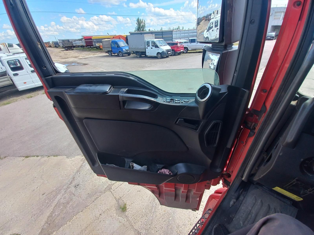 Тягач SITRAK ZZ4186V391HE: фото 8 Тягач SITRAK ZZ4186V391HE: фото 8