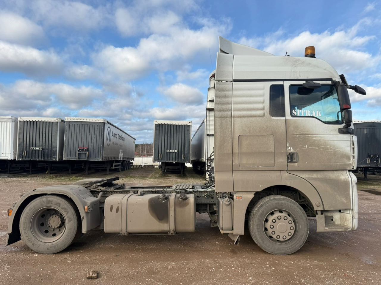 SITRAK ZZ4186V391HE - Тягач: фото 2 SITRAK ZZ4186V391HE - Тягач: фото 2