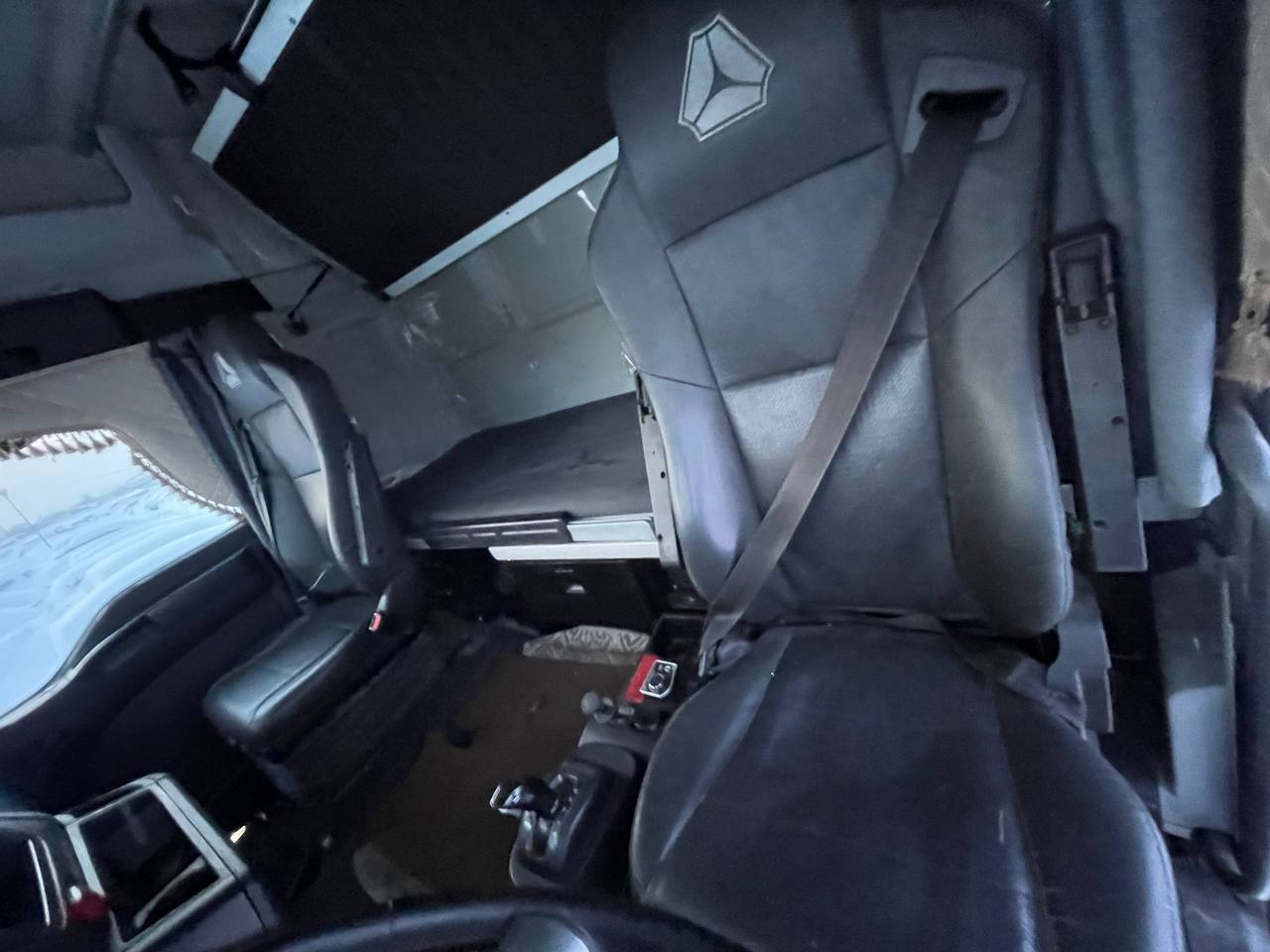SITRAK ZZ4256V364HE - Тягач: фото 5 SITRAK ZZ4256V364HE - Тягач: фото 5