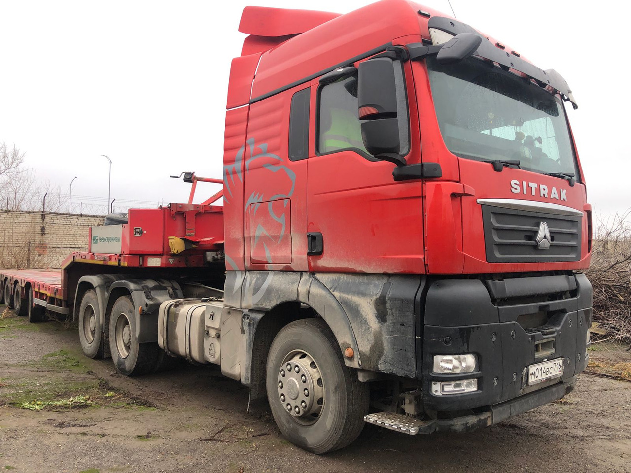 SITRAK ZZ4256V364HE - Тягач: фото 4 SITRAK ZZ4256V364HE - Тягач: фото 4