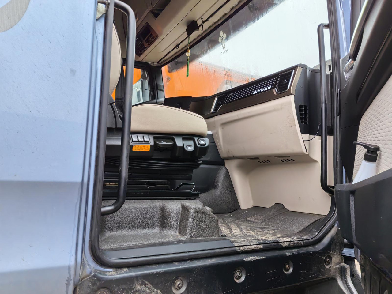 Тягач SITRAK ZZ4256V364HE: фото 6 Тягач SITRAK ZZ4256V364HE: фото 6