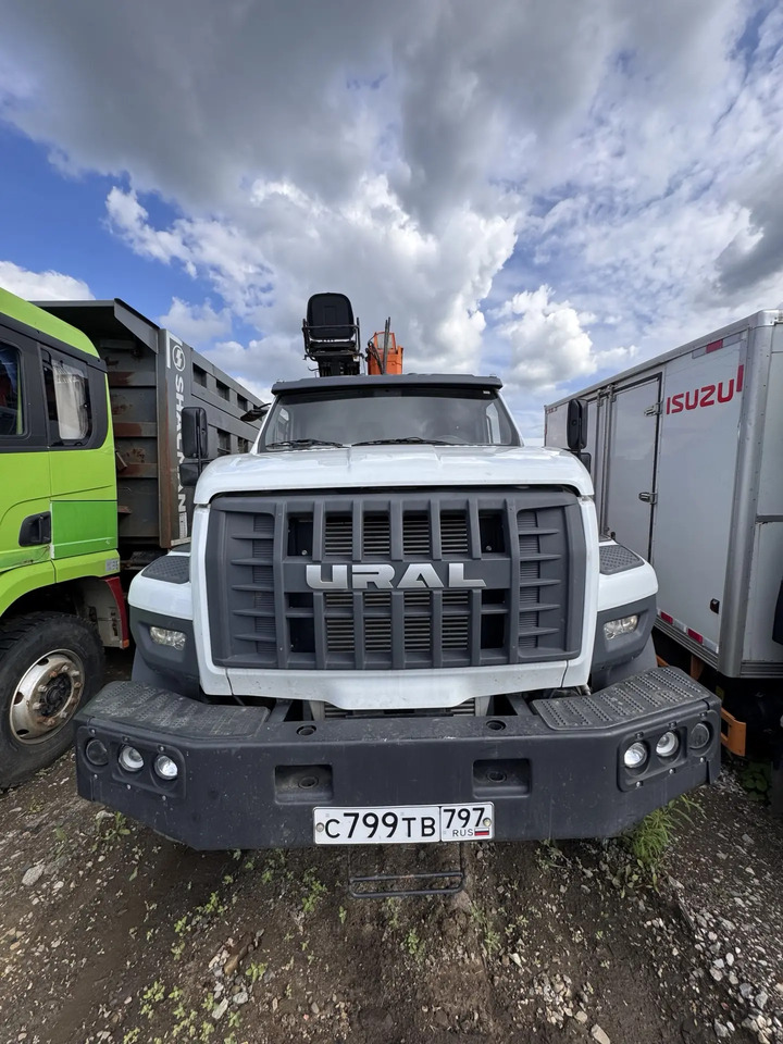 Ural U1B1A1 - Бортовой грузовик/ Платформа, Автоманипулятор: фото 1 Ural U1B1A1 - Бортовой грузовик/ Платформа, Автоманипулятор: фото 1