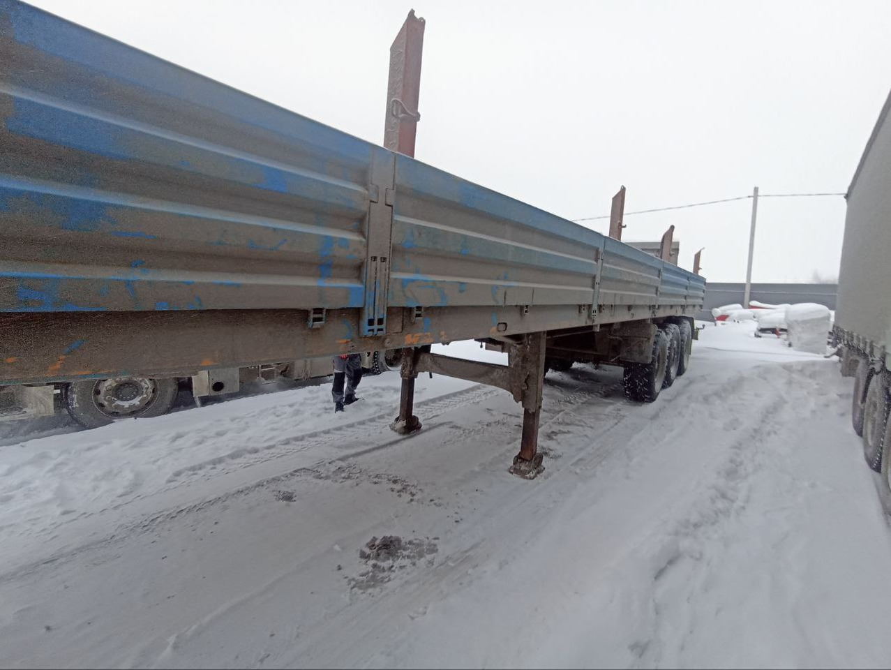 УралСпецТранс 946518-A1-03 - Бортовой полуприцеп/ Платформа: фото 4 УралСпецТранс 946518-A1-03 - Бортовой полуприцеп/ Платформа: фото 4