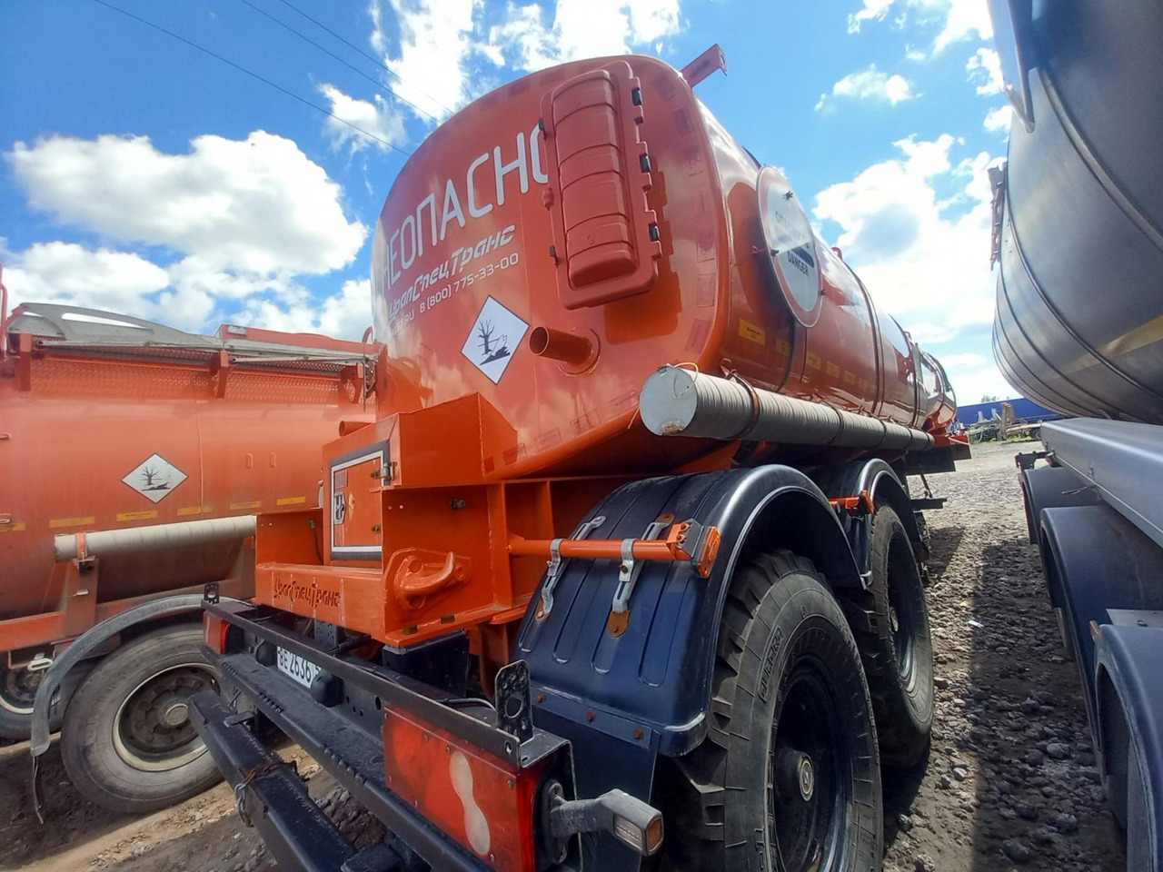 УралСпецТранс 94652L-A1-02 - Полуприцеп-цистерна: фото 4 УралСпецТранс 94652L-A1-02 - Полуприцеп-цистерна: фото 4