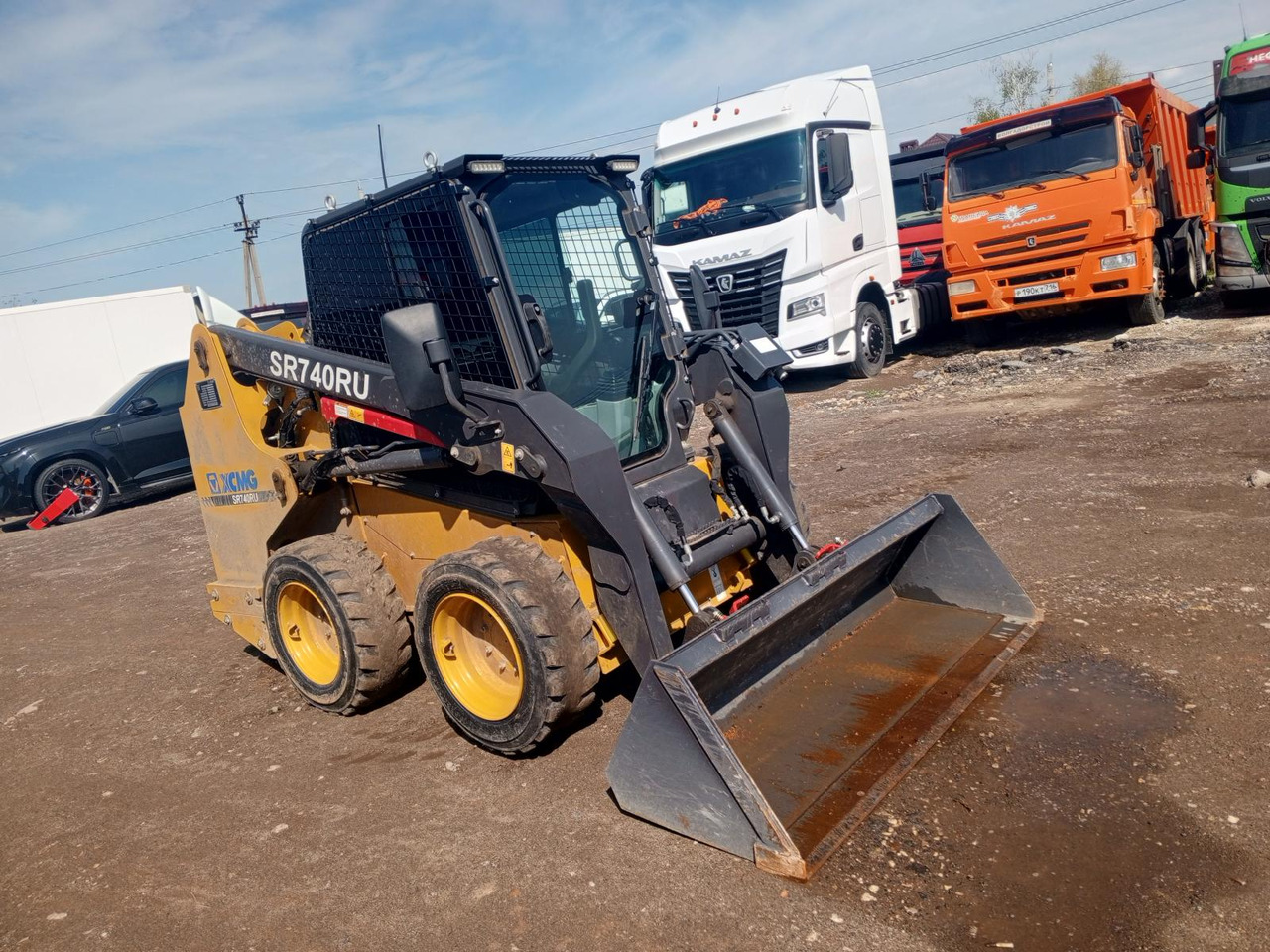 XCMG SR740RU - Мини-погрузчик (с бортовым поворотом): фото 2 XCMG SR740RU - Мини-погрузчик (с бортовым поворотом): фото 2