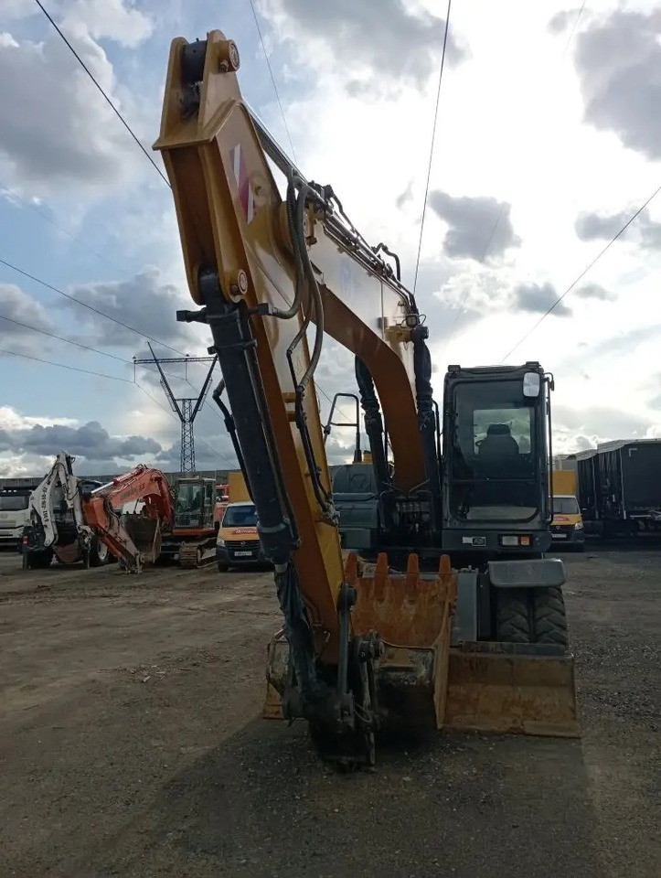 XCMG XE180WD - Колёсный экскаватор: фото 2 XCMG XE180WD - Колёсный экскаватор: фото 2
