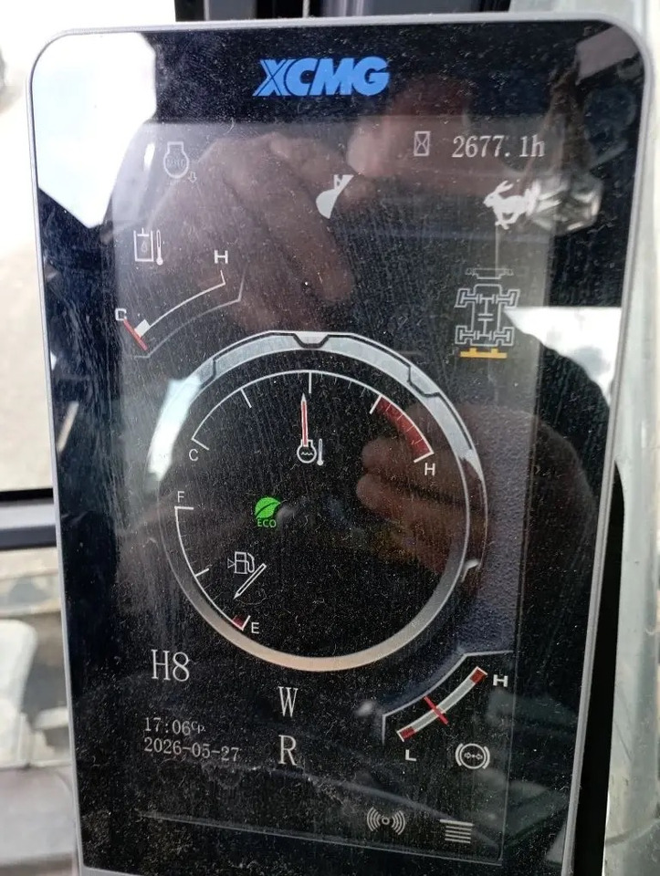 Колёсный экскаватор XCMG XE180WD: фото 10 Колёсный экскаватор XCMG XE180WD: фото 10