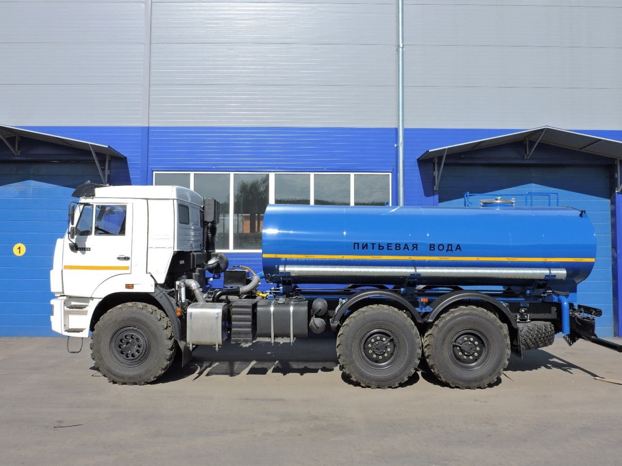 КАМАЗ 43118 АЦПТ-10 (Цистерна для питьевой воды) - Грузовик с цистерной: фото 1 КАМАЗ 43118 АЦПТ-10 (Цистерна для питьевой воды) - Грузовик с цистерной: фото 1