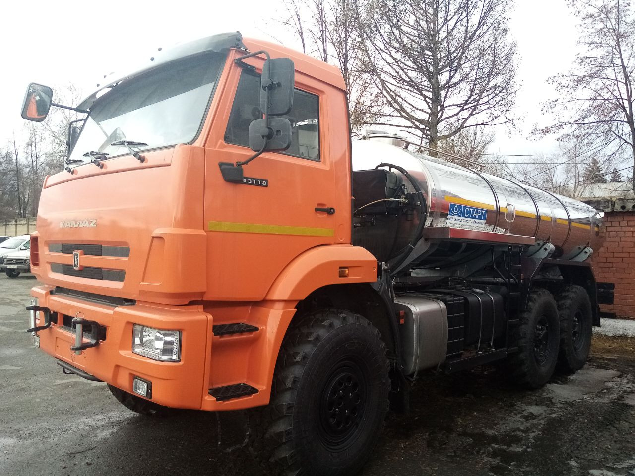 КАМАЗ 43118 АЦПТ-10 для питьевой воды - Грузовик с цистерной: фото 1 КАМАЗ 43118 АЦПТ-10 для питьевой воды - Грузовик с цистерной: фото 1