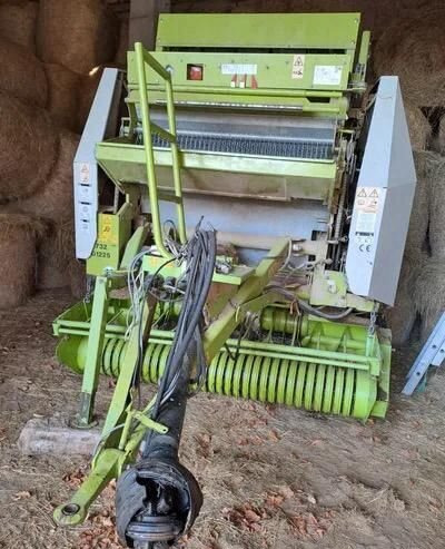 Claas Variant 260 - Пресс-подборщик рулонный: фото 1 Claas Variant 260 - Пресс-подборщик рулонный: фото 1