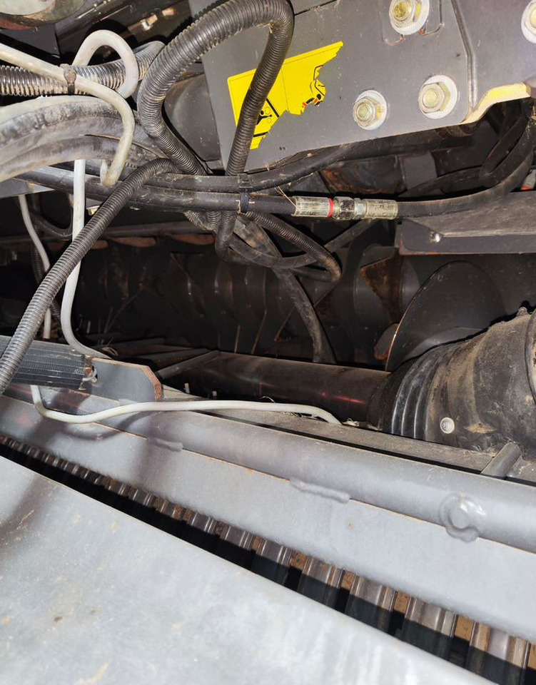 Claas Variant 380 - Пресс-подборщик рулонный: фото 3 Claas Variant 380 - Пресс-подборщик рулонный: фото 3