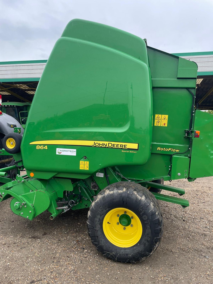 JOHN DEERE 864 - Пресс-подборщик рулонный: фото 5 JOHN DEERE 864 - Пресс-подборщик рулонный: фото 5