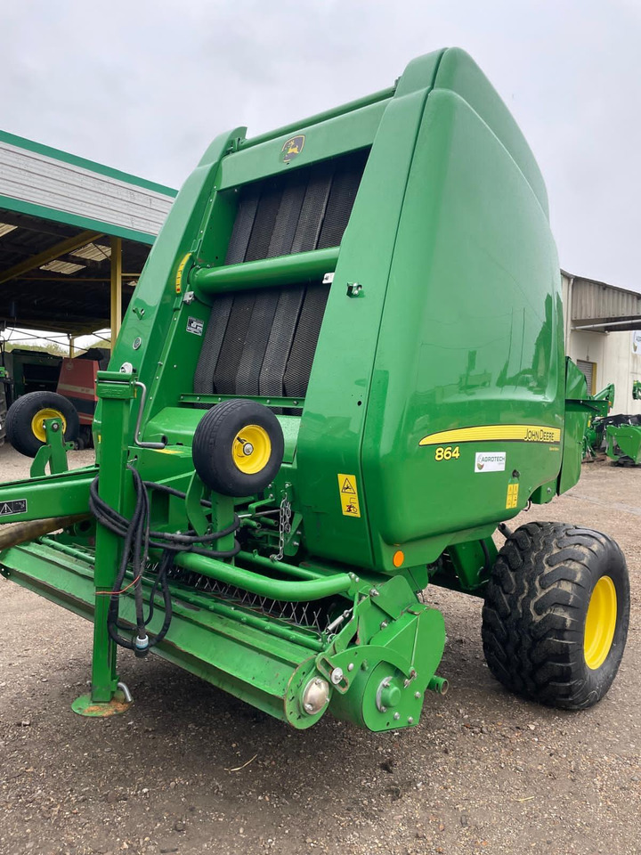 JOHN DEERE 864 - Пресс-подборщик рулонный: фото 1 JOHN DEERE 864 - Пресс-подборщик рулонный: фото 1