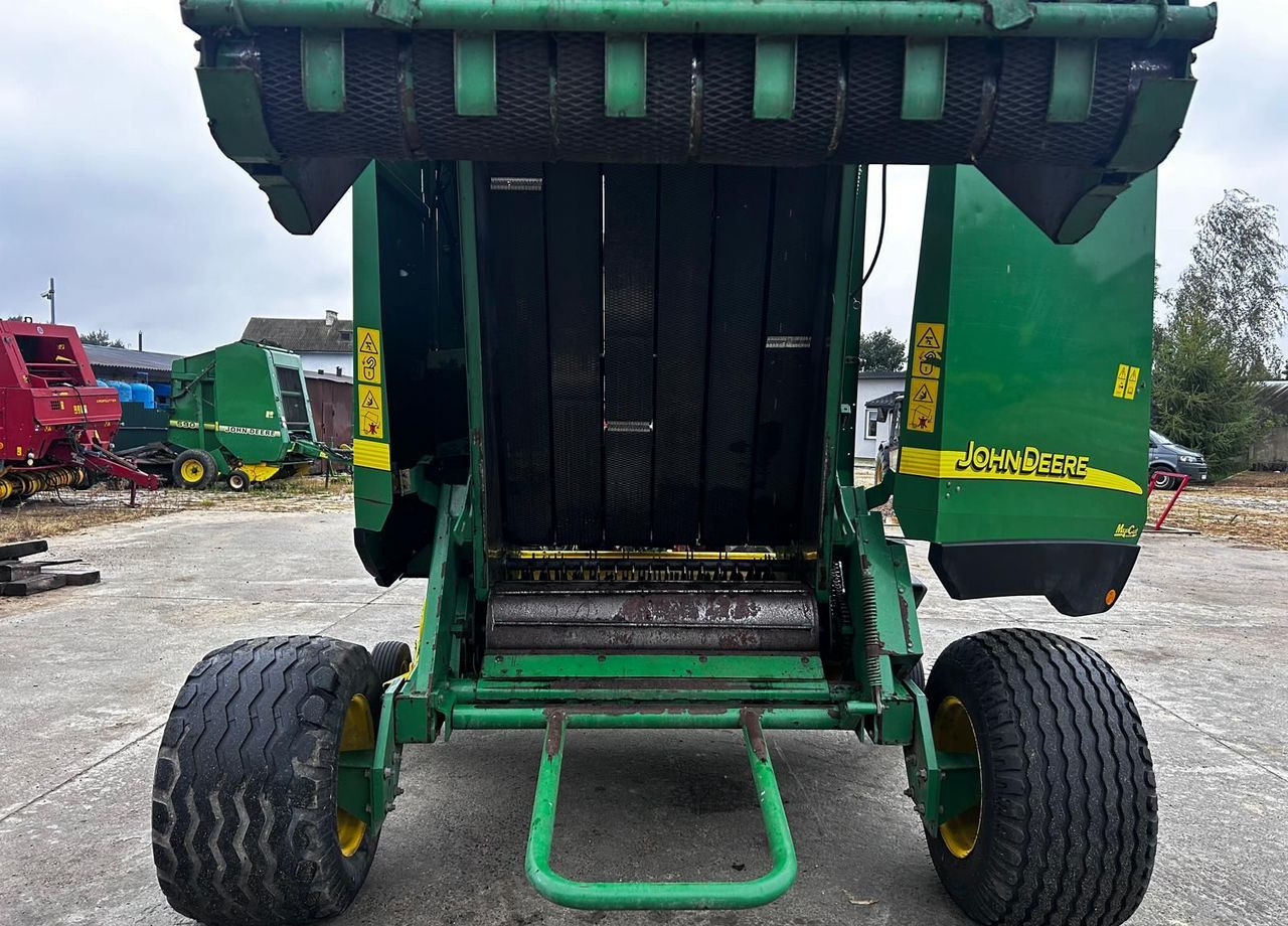 Пресс-подборщик рулонный John Deere 582: фото 13