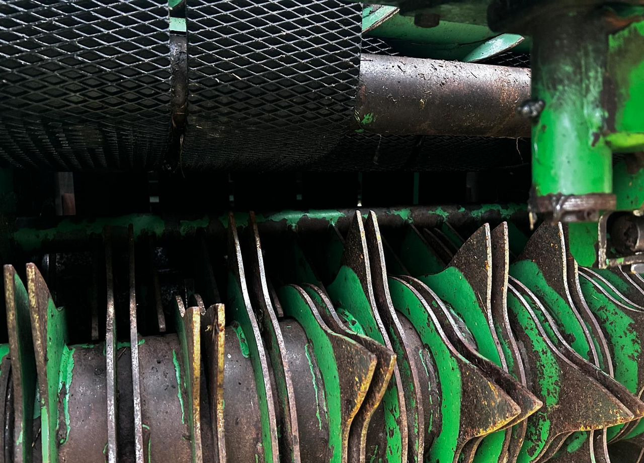 Пресс-подборщик рулонный John Deere 582: фото 8