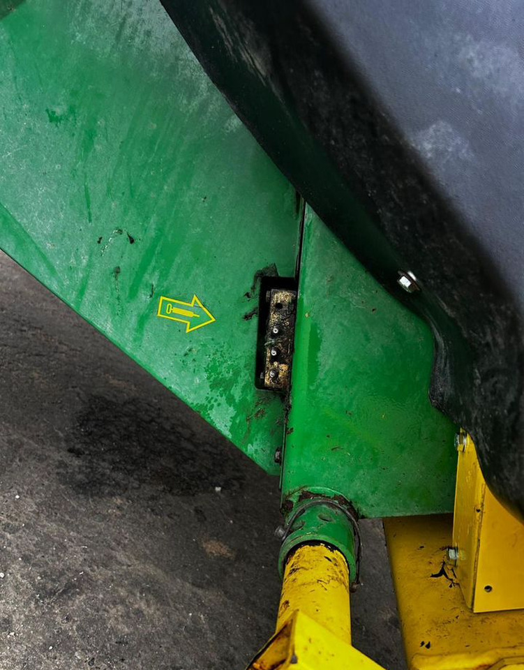 Пресс-подборщик рулонный John Deere 582: фото 12