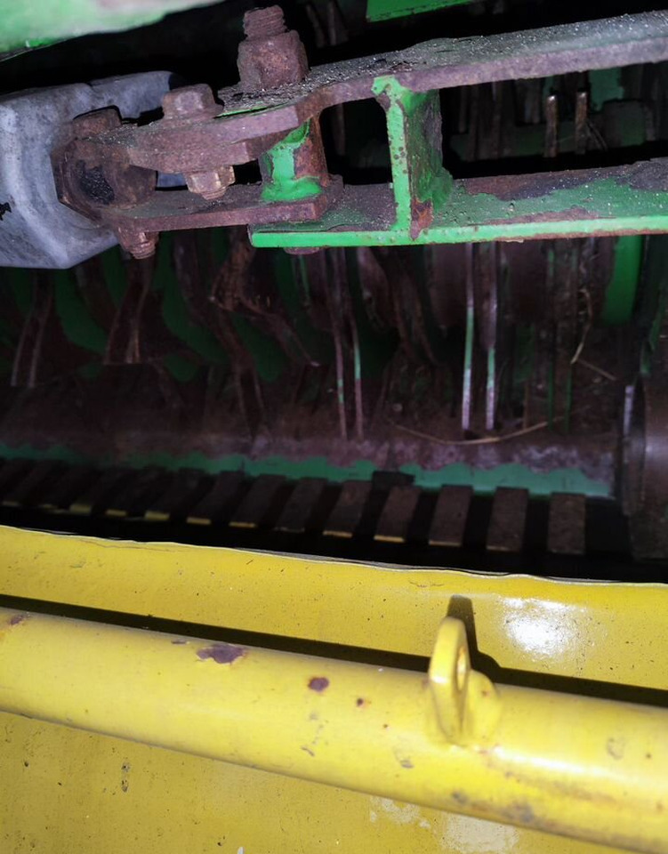 Пресс-подборщик рулонный John Deere 582: фото 8