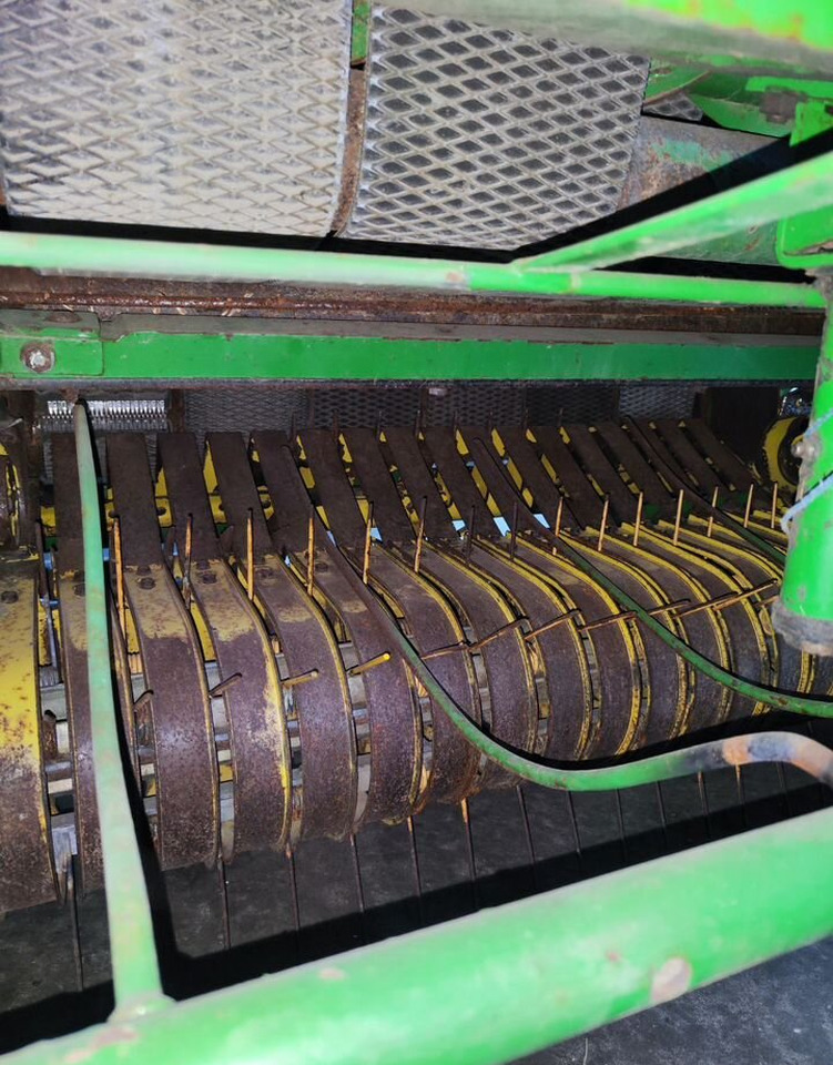 John Deere 582 - Пресс-подборщик рулонный: фото 3 John Deere 582 - Пресс-подборщик рулонный: фото 3