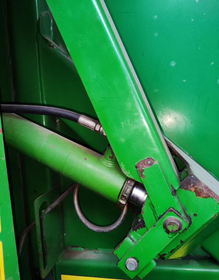 Пресс-подборщик рулонный John Deere 592: фото 6
