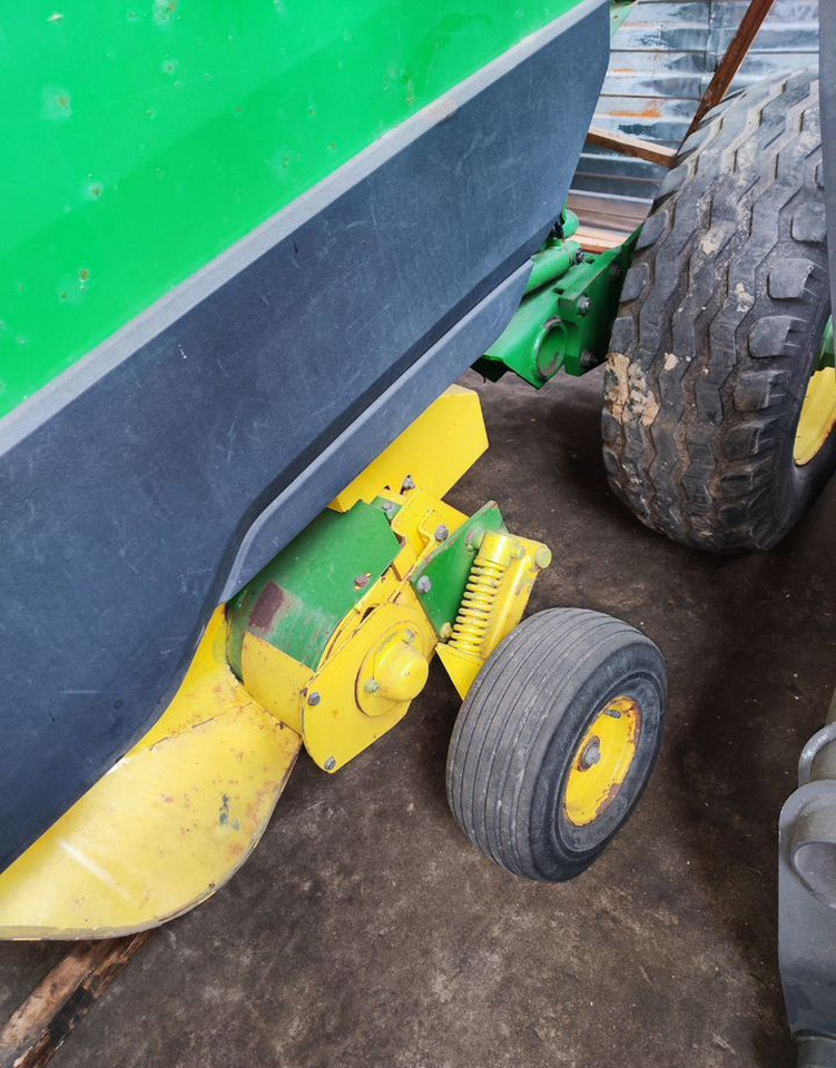 Пресс-подборщик рулонный John Deere 592: фото 7