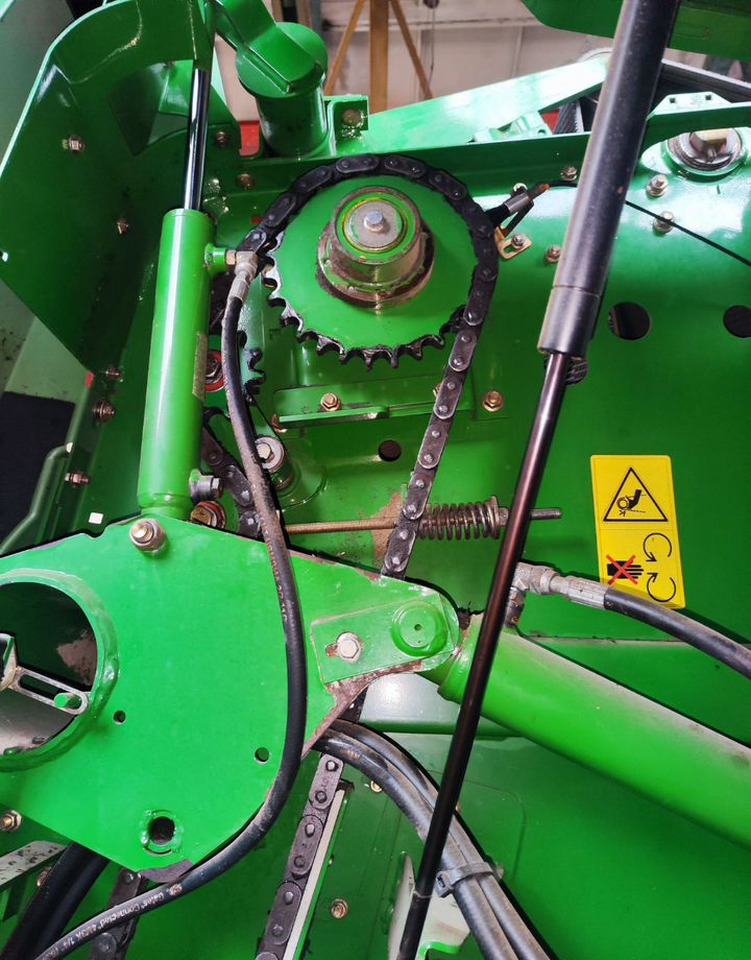 Пресс-подборщик рулонный John Deere 854: фото 14