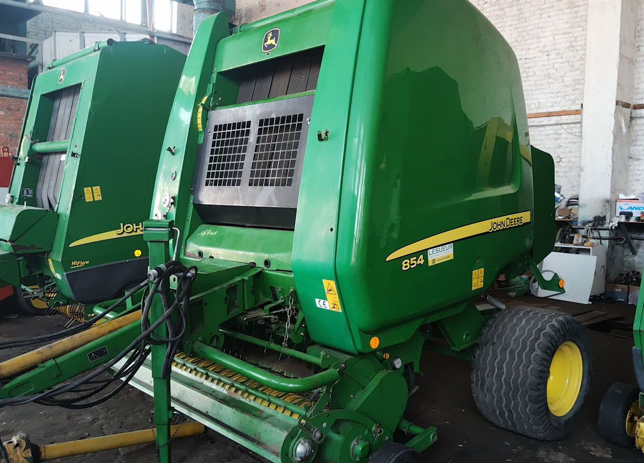 John Deere 854 - Пресс-подборщик рулонный: фото 1 John Deere 854 - Пресс-подборщик рулонный: фото 1