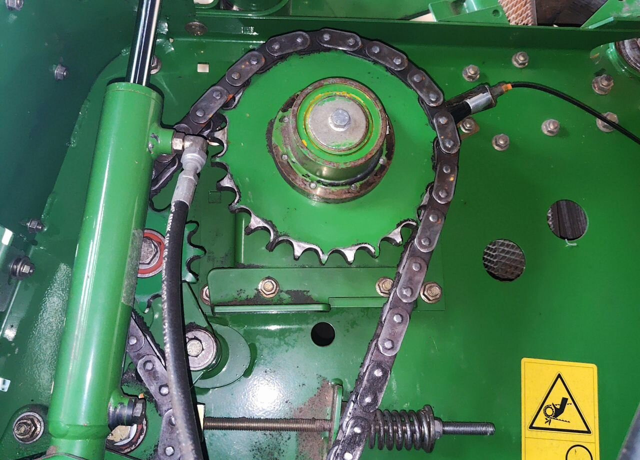 John Deere 854 - Пресс-подборщик рулонный: фото 4 John Deere 854 - Пресс-подборщик рулонный: фото 4