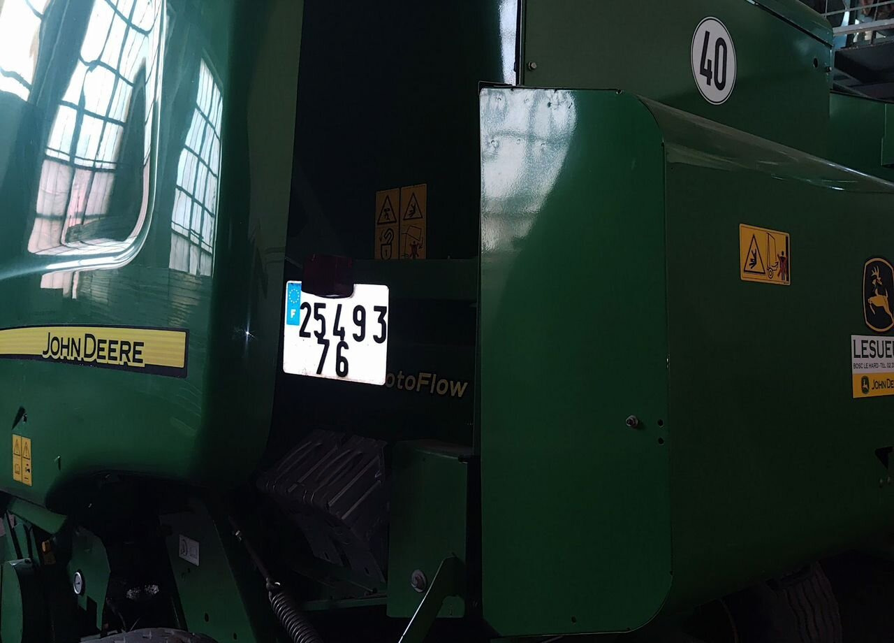 Пресс-подборщик рулонный John Deere 854: фото 12