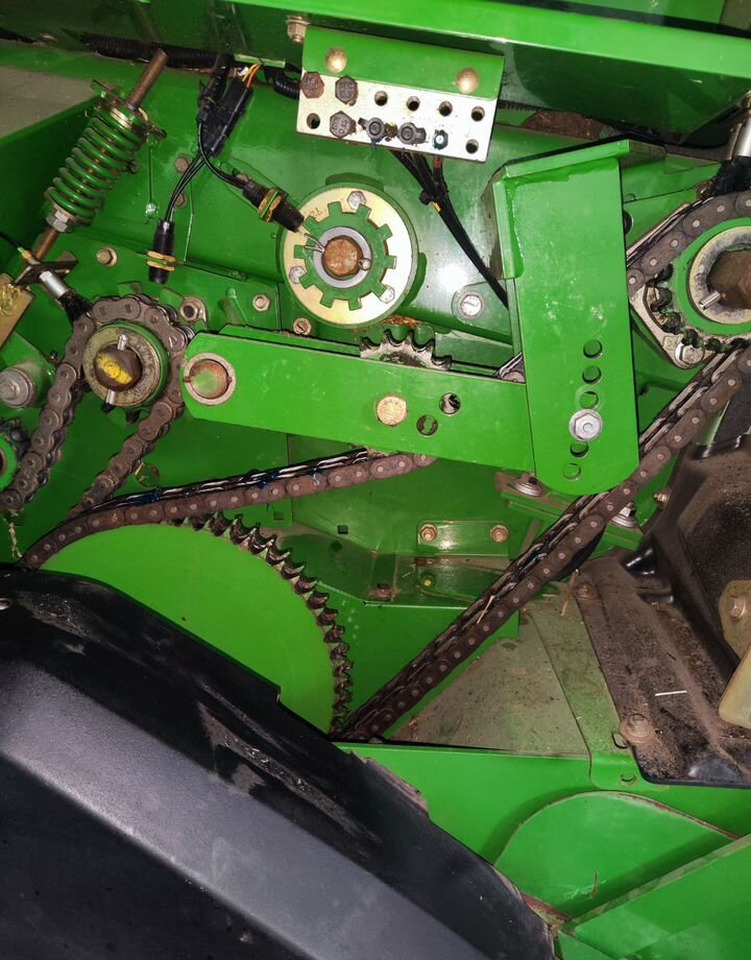 Пресс-подборщик рулонный John Deere 854: фото 6