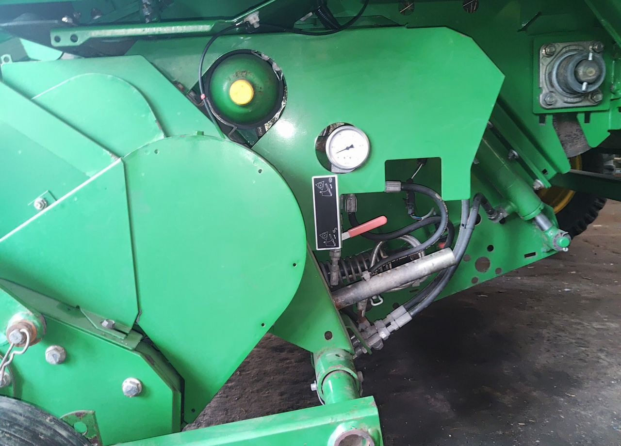 Пресс-подборщик рулонный John Deere 854: фото 7