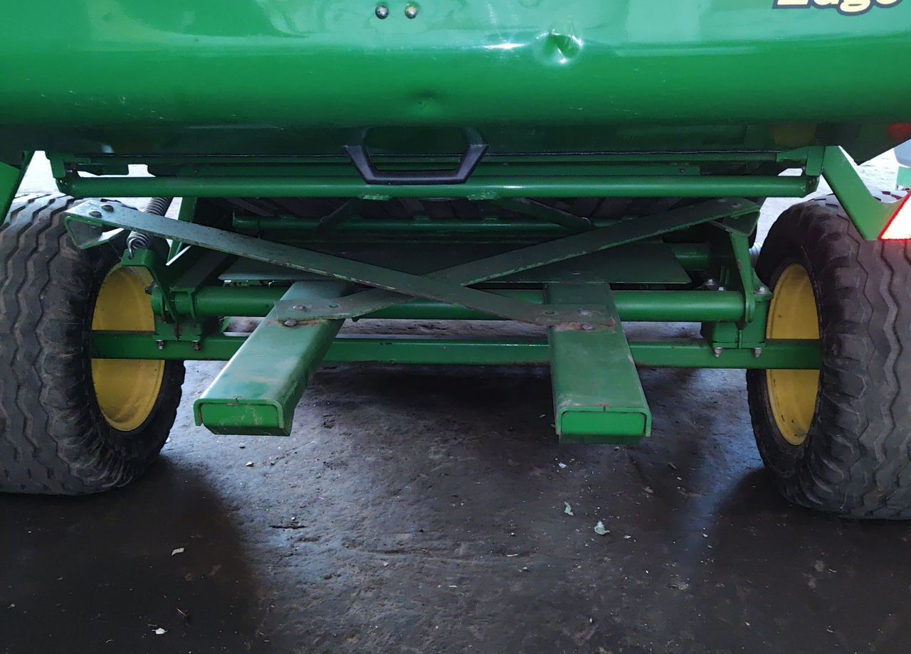 Пресс-подборщик рулонный John Deere 854: фото 11