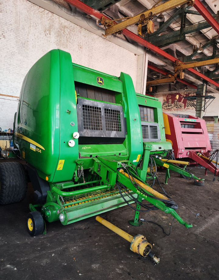 John Deere 854 - Пресс-подборщик рулонный: фото 1 John Deere 854 - Пресс-подборщик рулонный: фото 1