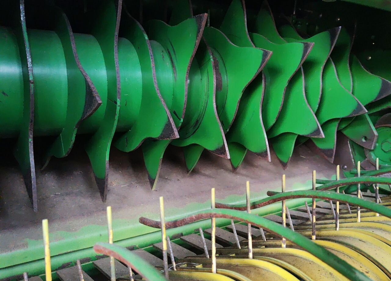 Пресс-подборщик рулонный John Deere 854: фото 16