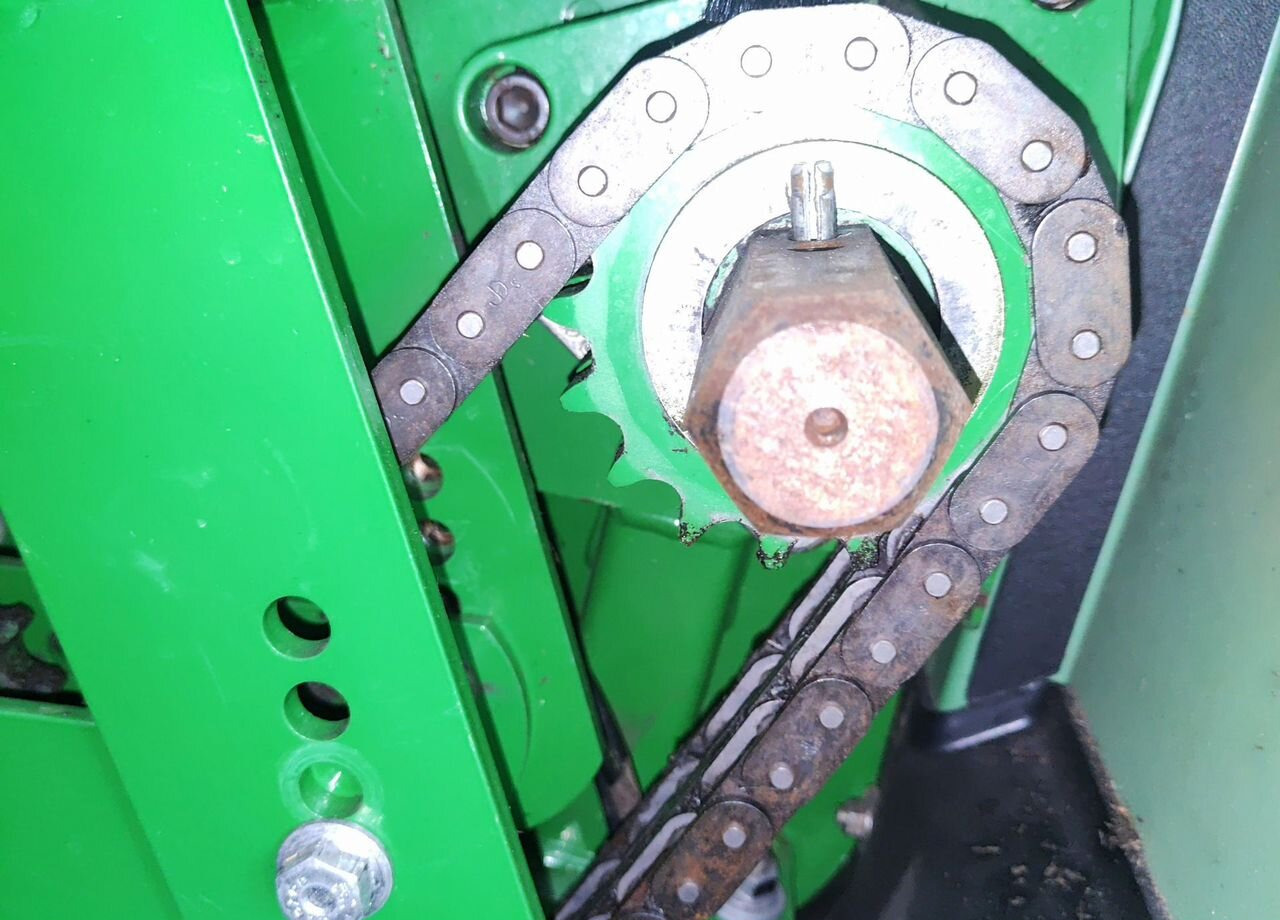 Пресс-подборщик рулонный John Deere 854: фото 14