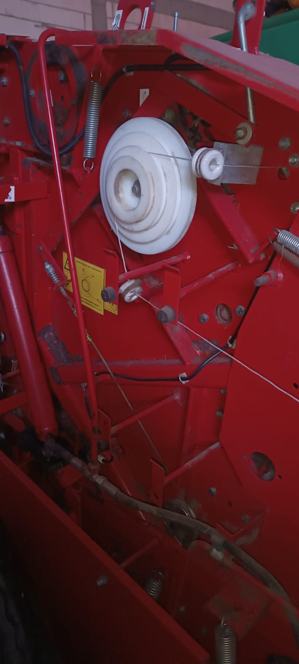 METAL-FACH Z 562 - Пресс-подборщик рулонный: фото 5 METAL-FACH Z 562 - Пресс-подборщик рулонный: фото 5