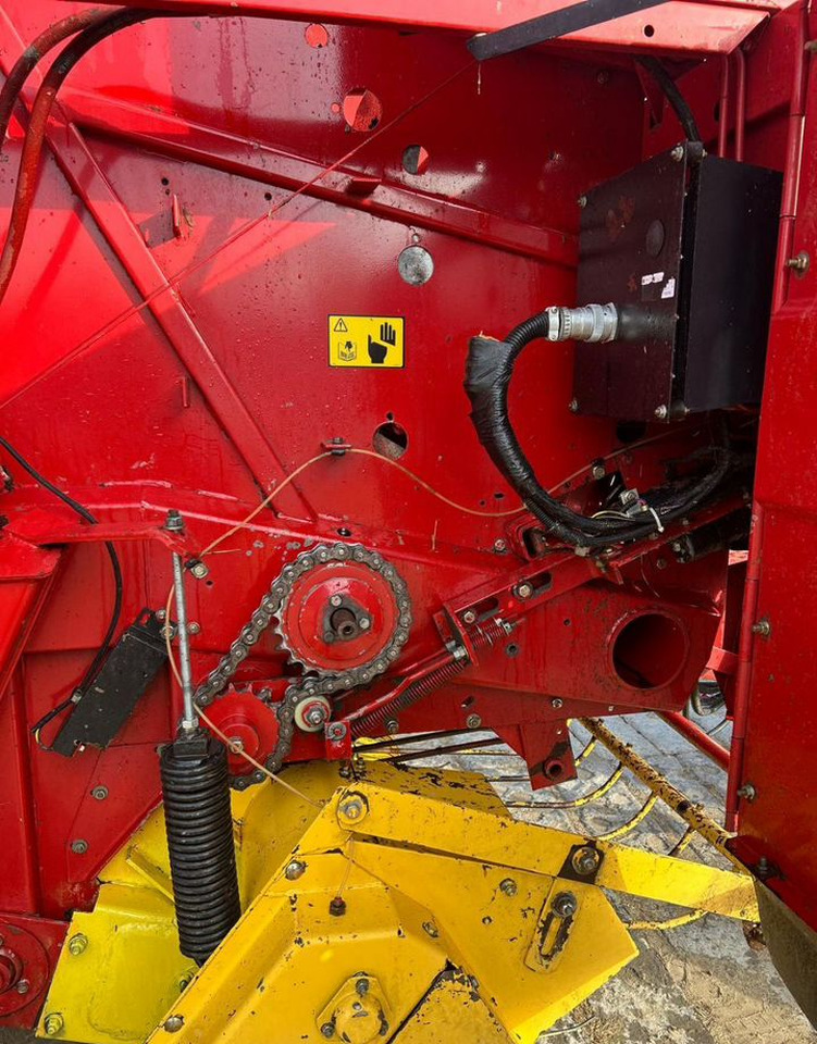 Пресс-подборщик рулонный New Holland 658: фото 14