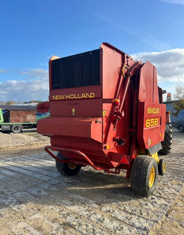 Пресс-подборщик рулонный New Holland 658: фото 6