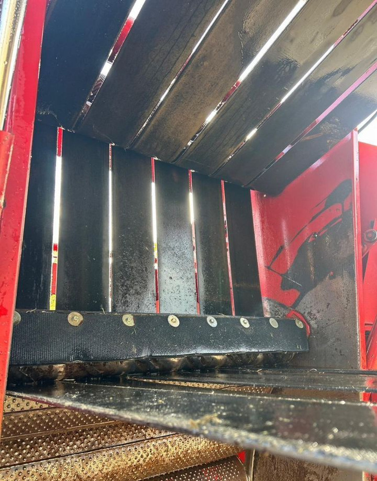 New Holland 658 - Пресс-подборщик рулонный: фото 3 New Holland 658 - Пресс-подборщик рулонный: фото 3