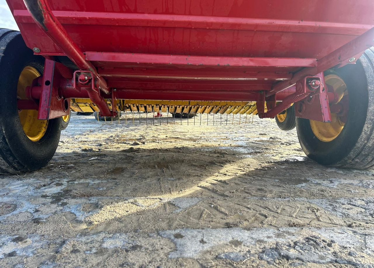 Пресс-подборщик рулонный New Holland 658: фото 7