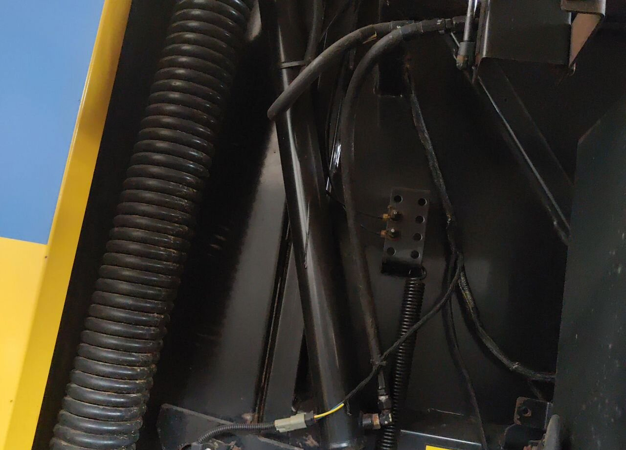 Пресс-подборщик рулонный New Holland BR750A: фото 9