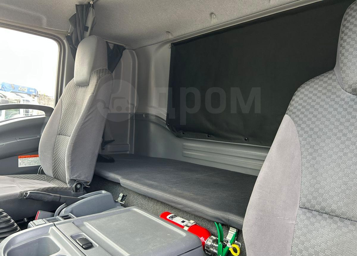 Грузовик с закрытым кузовом Isuzu Forward: фото 15 Грузовик с закрытым кузовом Isuzu Forward: фото 15