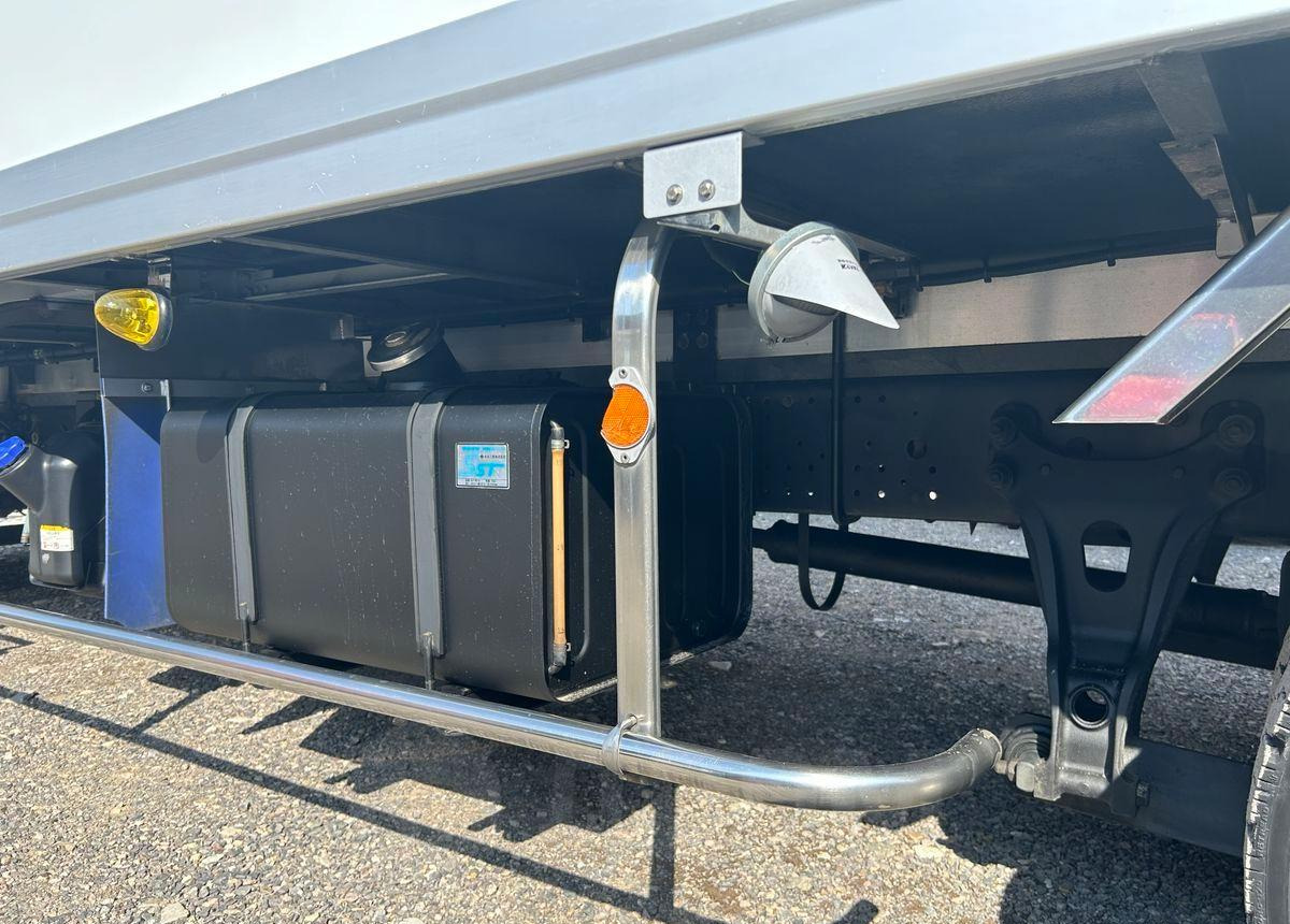 Рефрижератор Isuzu Forward: фото 8