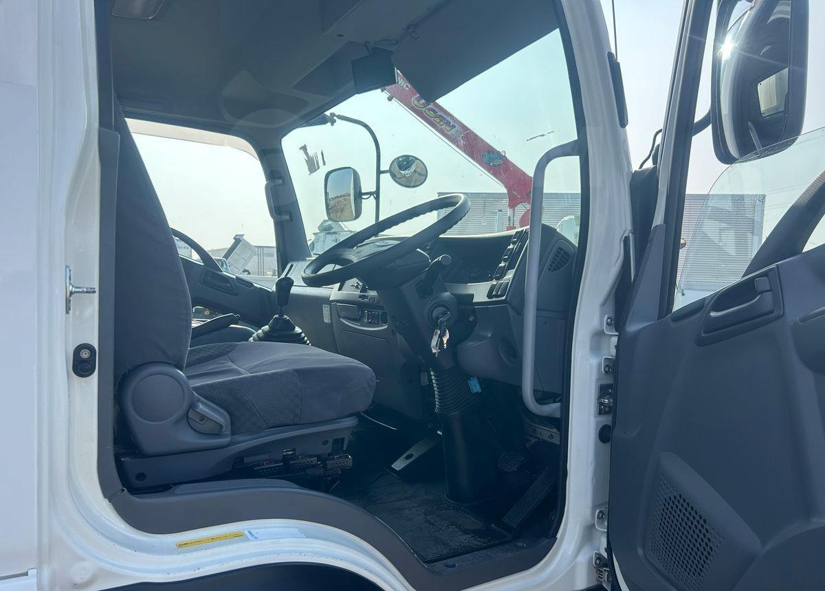 Рефрижератор Isuzu Forward: фото 17