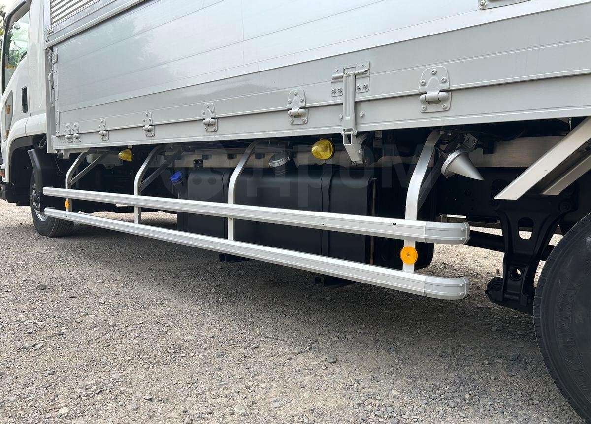 Грузовик с закрытым кузовом Isuzu Forward: фото 7 Грузовик с закрытым кузовом Isuzu Forward: фото 7