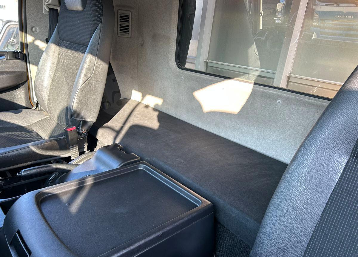 Грузовик с закрытым кузовом Mitsubishi Fuso Fighter: фото 17