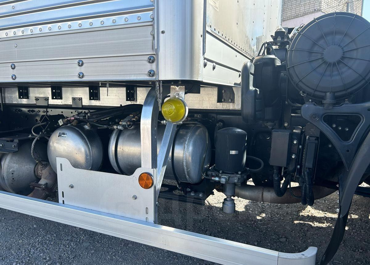 Грузовик с закрытым кузовом Mitsubishi Fuso Fighter: фото 15