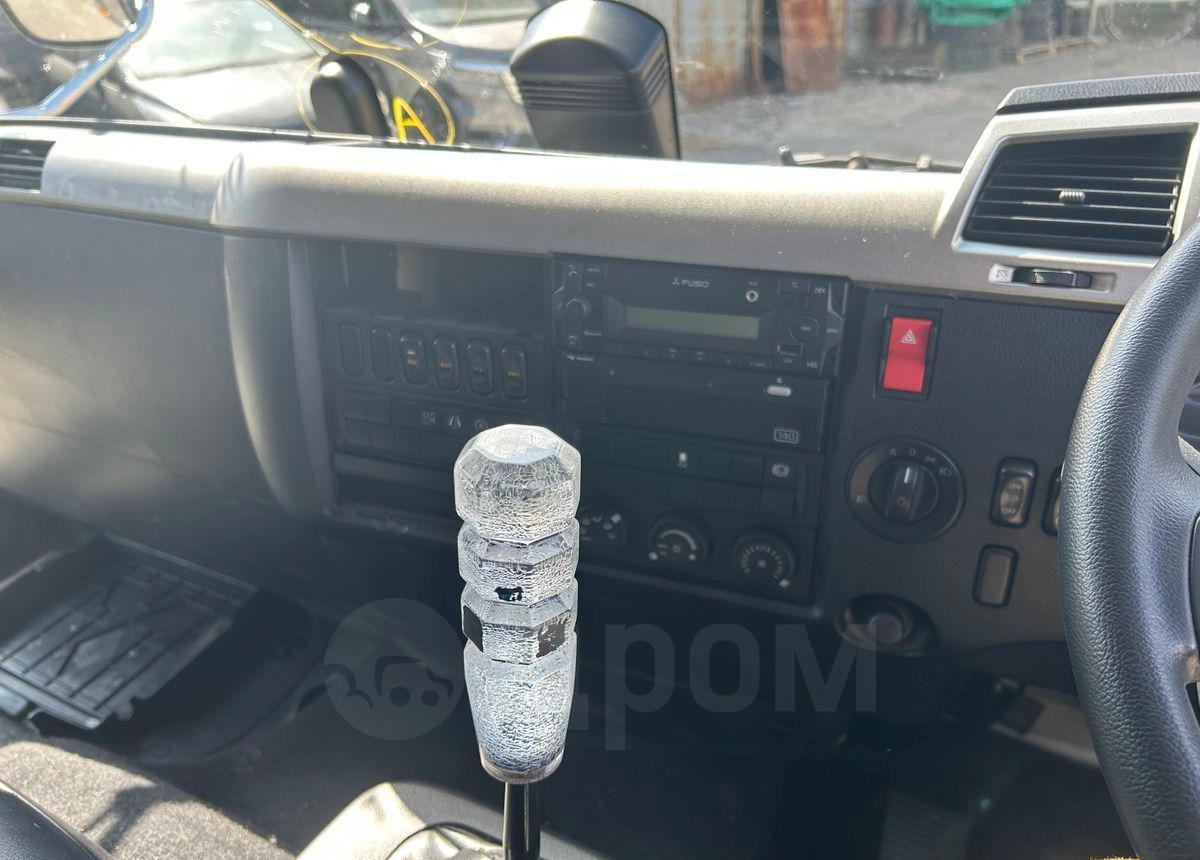 Грузовик с закрытым кузовом Mitsubishi Fuso Fighter: фото 18