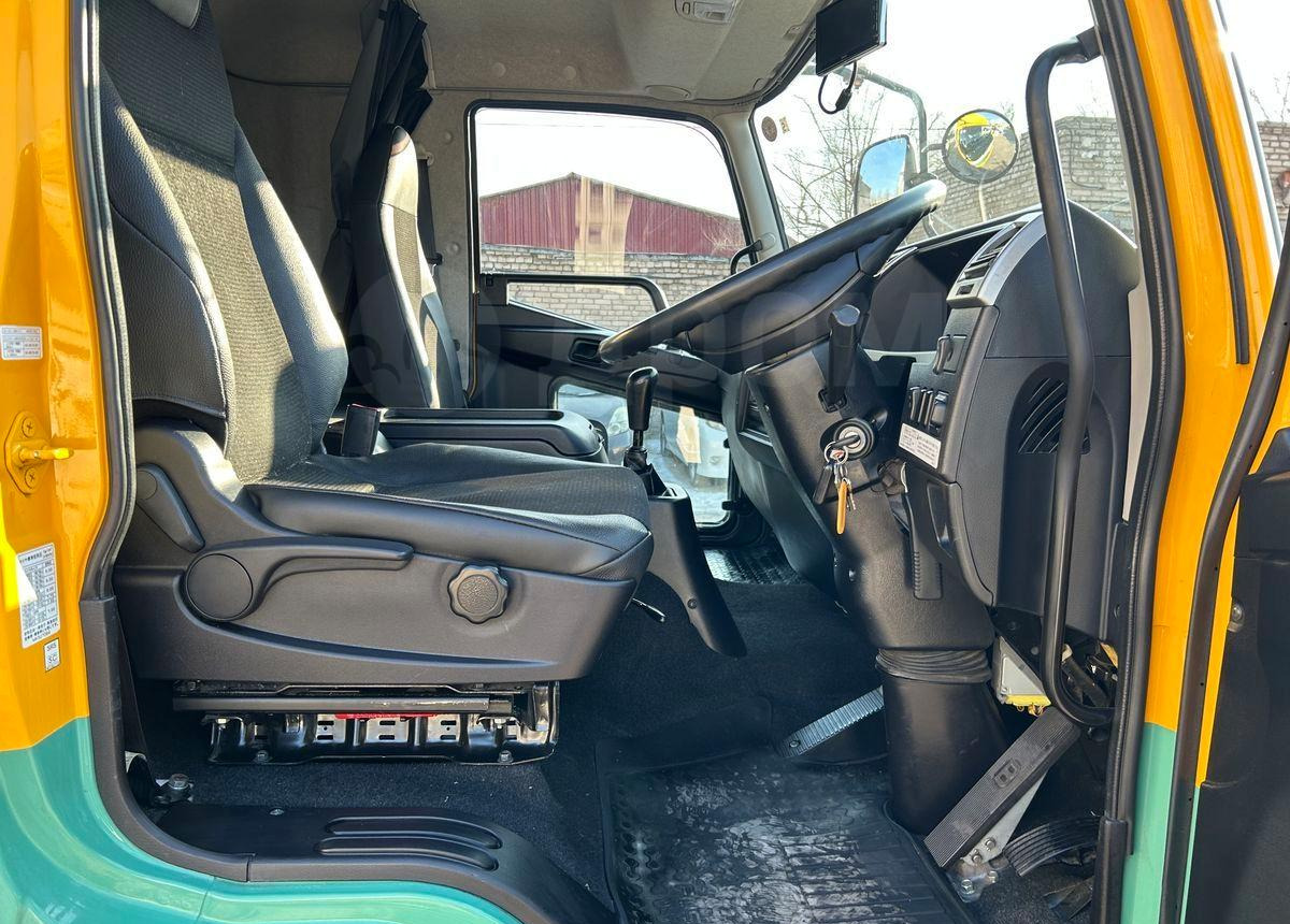 Грузовик с закрытым кузовом Mitsubishi Fuso Fighter: фото 18