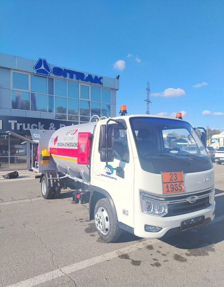 Forland 3 - Грузовик с цистерной: фото 1 Forland 3 - Грузовик с цистерной: фото 1